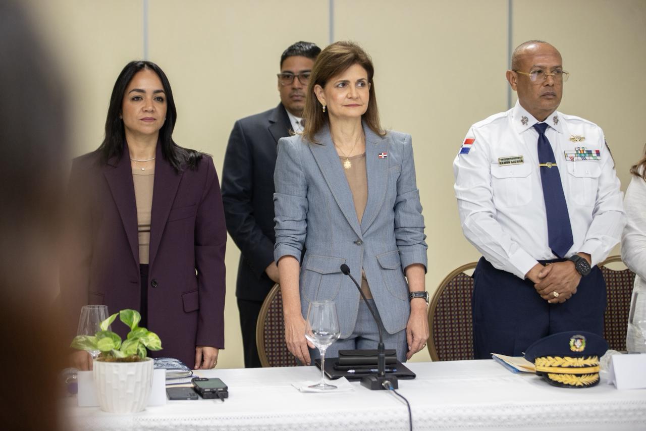 Raquel Peña encabeza en Santiago la reunión número 114 del Plan de Seguridad Ciudadana