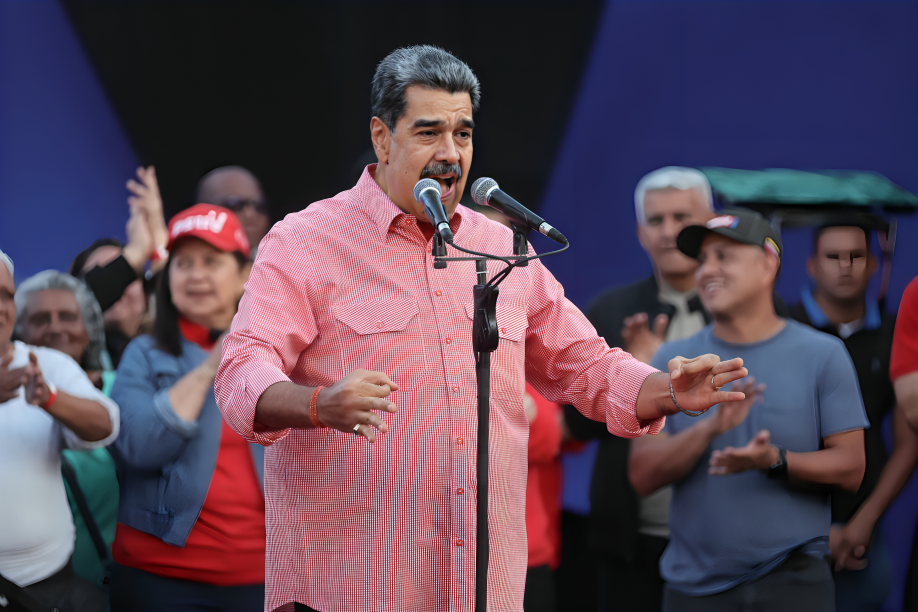 Maduro activa su “modo guerra”: Misiles y armamento pesado en Caracas