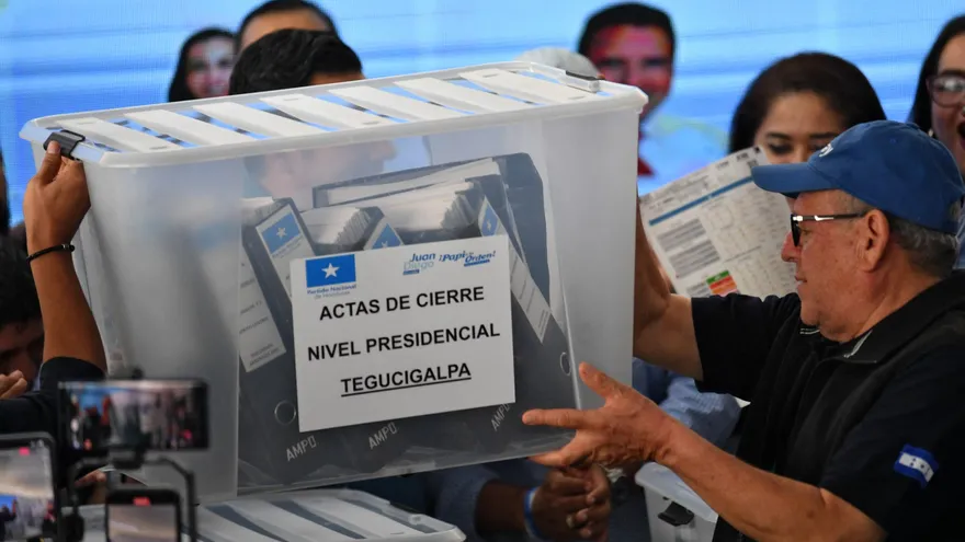 Los hondureños cumplen dos semanas sin saber quién será su próximo presidente