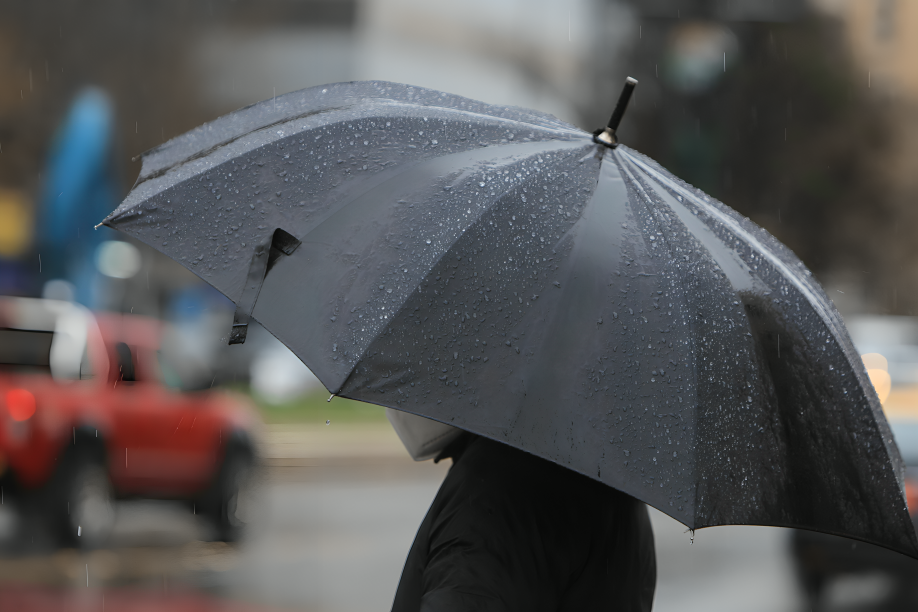El clima se pone interesante: Vaguada traerá lluvias dispersas y fresquito agradable