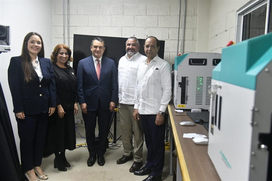JCE inicia calibración y personalización de las primeras máquinas para imprimir la nueva cédula