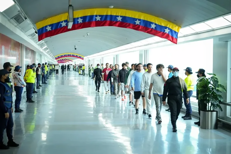 Luz verde: vuelven los vuelos de repatriación migratoria a Venezuela desde EEUU
