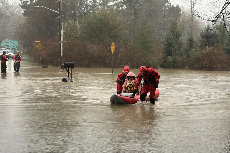 ¡Alerta en Washington! 75 mil personas en estado de emergencia para evacuar por lluvias extremas