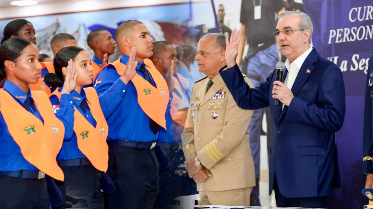 Presidente Abinader encabeza graduación de nuevos agentes del Cesac