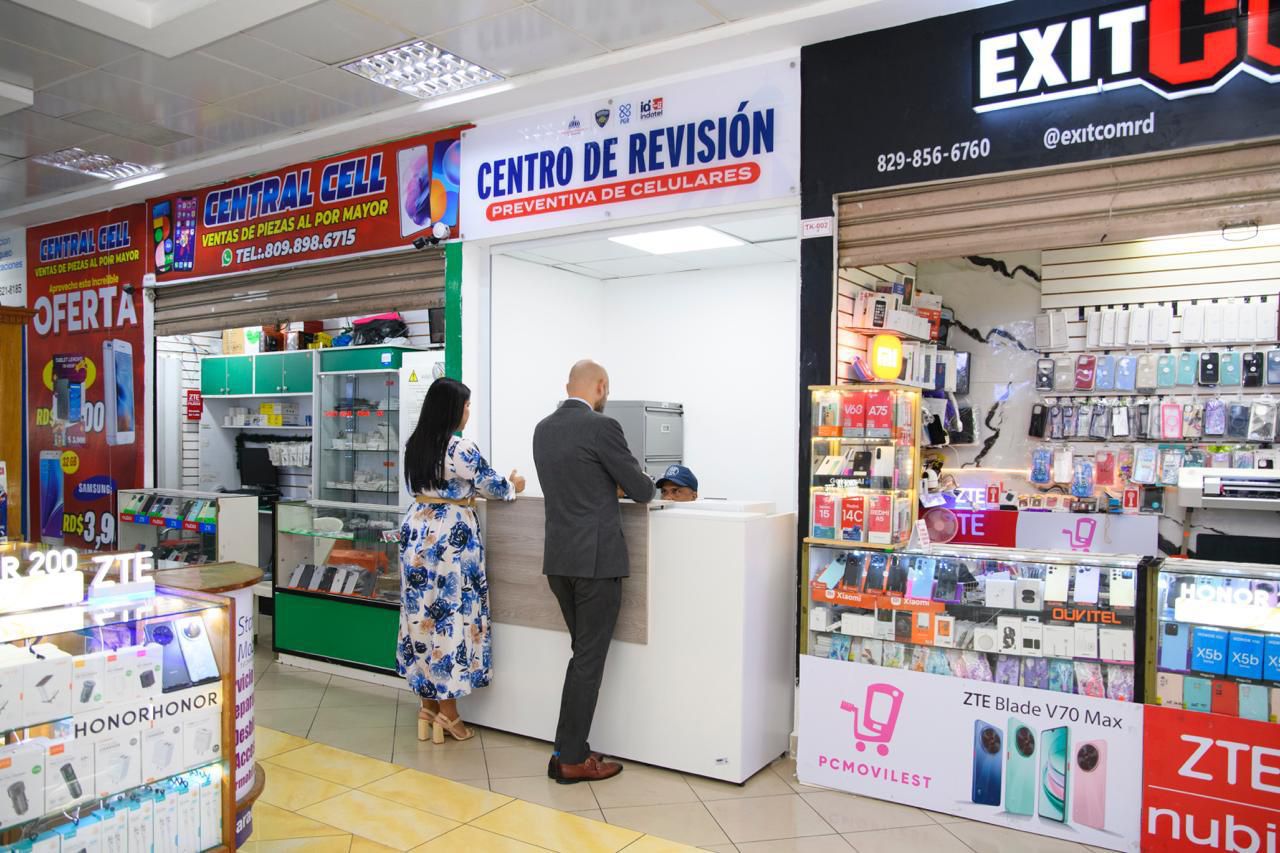 Interior y Policía destaca resultados positivos del Centro de Revisión Preventiva de Celulares