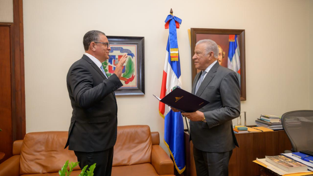 El gobierno juramenta a Carlos Alessandry Roa Howley como director ejecutivo para el Plan San Juan