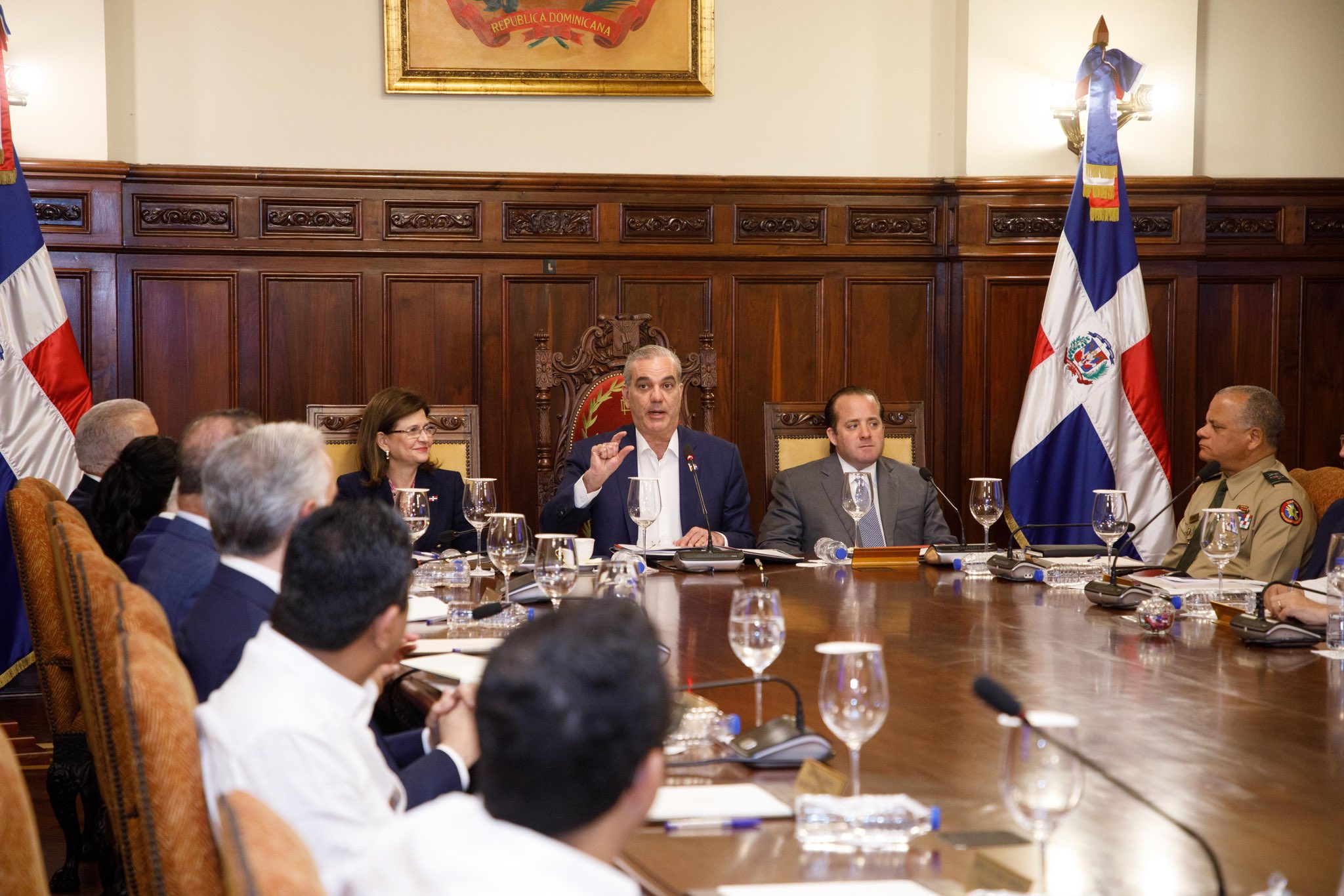 Crisis externa: Gobierno anuncia medidas para proteger economía dominicana